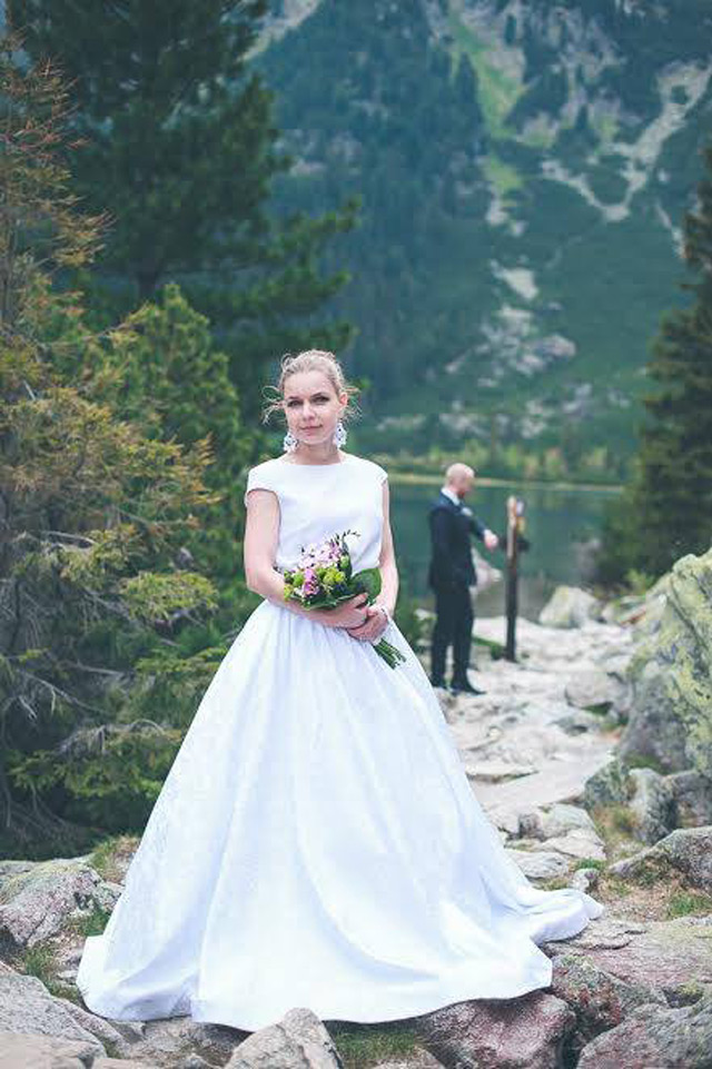 Nevesta vo svadobných šatách Dolores od Tina Valerdi
