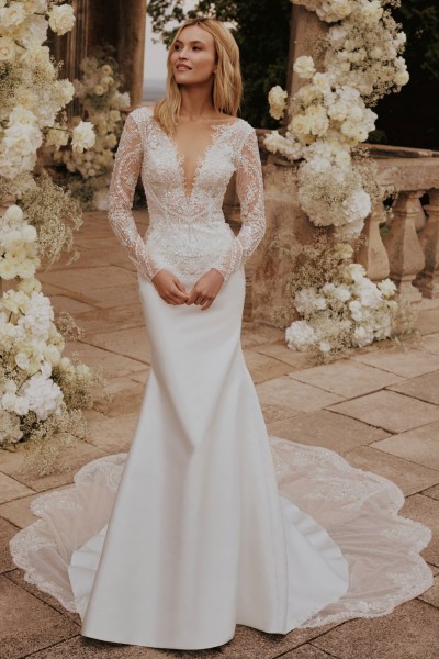 Luxusné úzke saténové svadobné šaty- s čipkovaným topom.