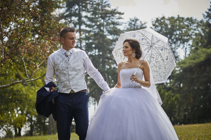 Nádherná nevesta v šatách Brigida zo svadobného centra EvaMária Sereď