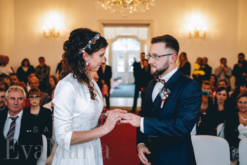 Nádherná nevesta v šatách na mieru zo svadobného centra EvaMária Sereď