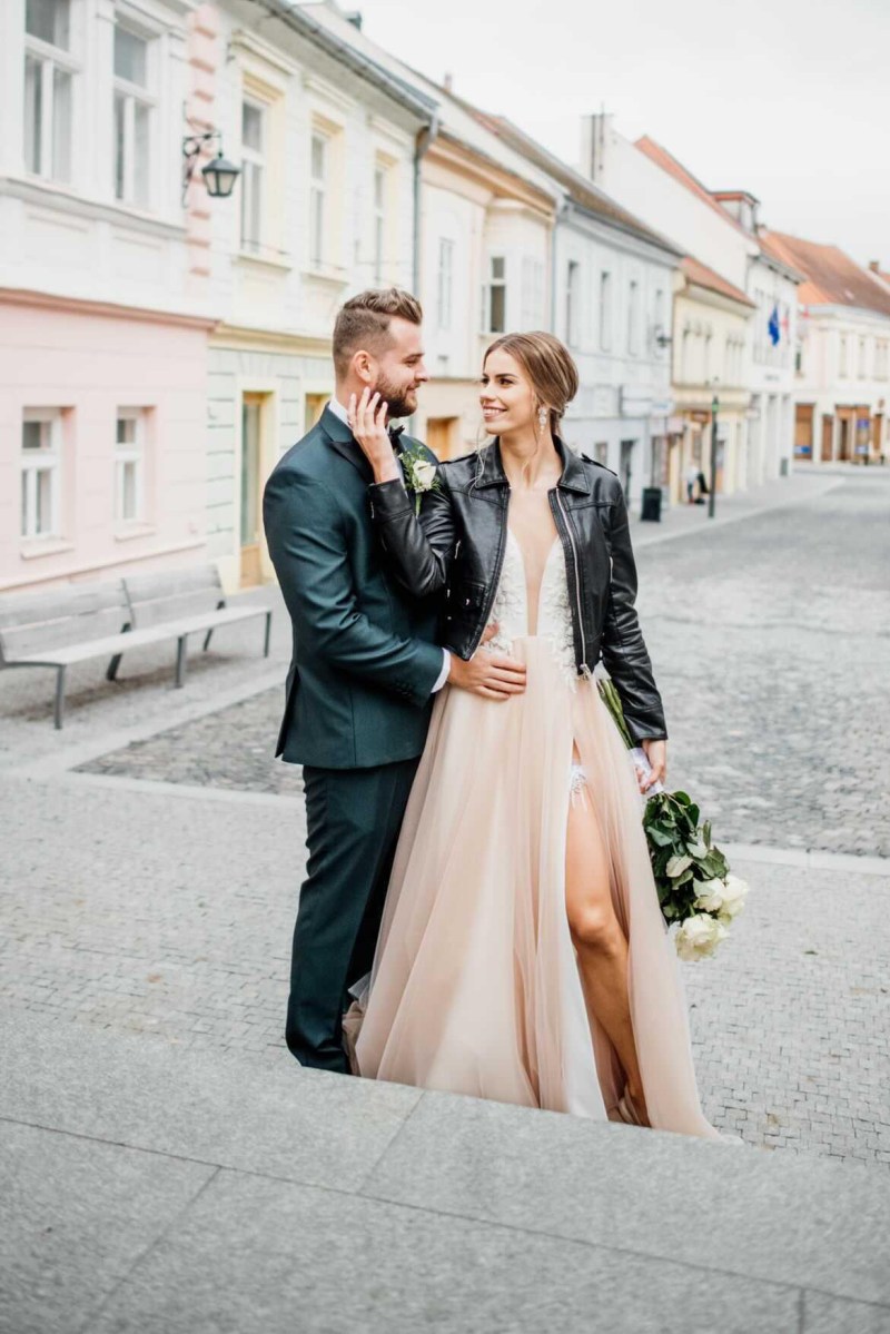 Nádherná nevesta v šatách na mieru zo svadobného centra EvaMária Sereď