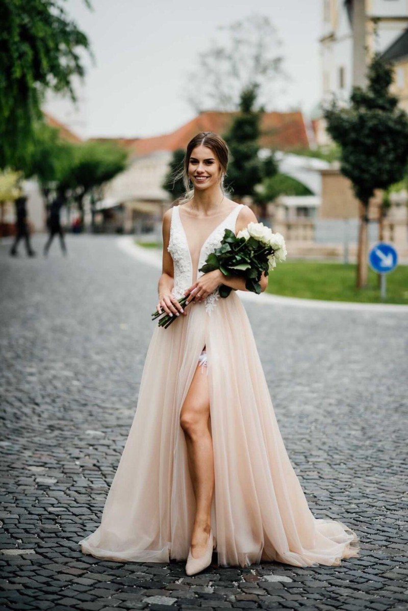 Nádherná nevesta v šatách na mieru zo svadobného centra EvaMária Sereď