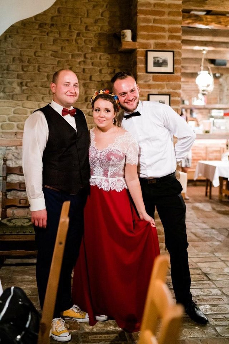 Nádherná nevesta v šatách na mieru zo svadobného centra EvaMária Sereď