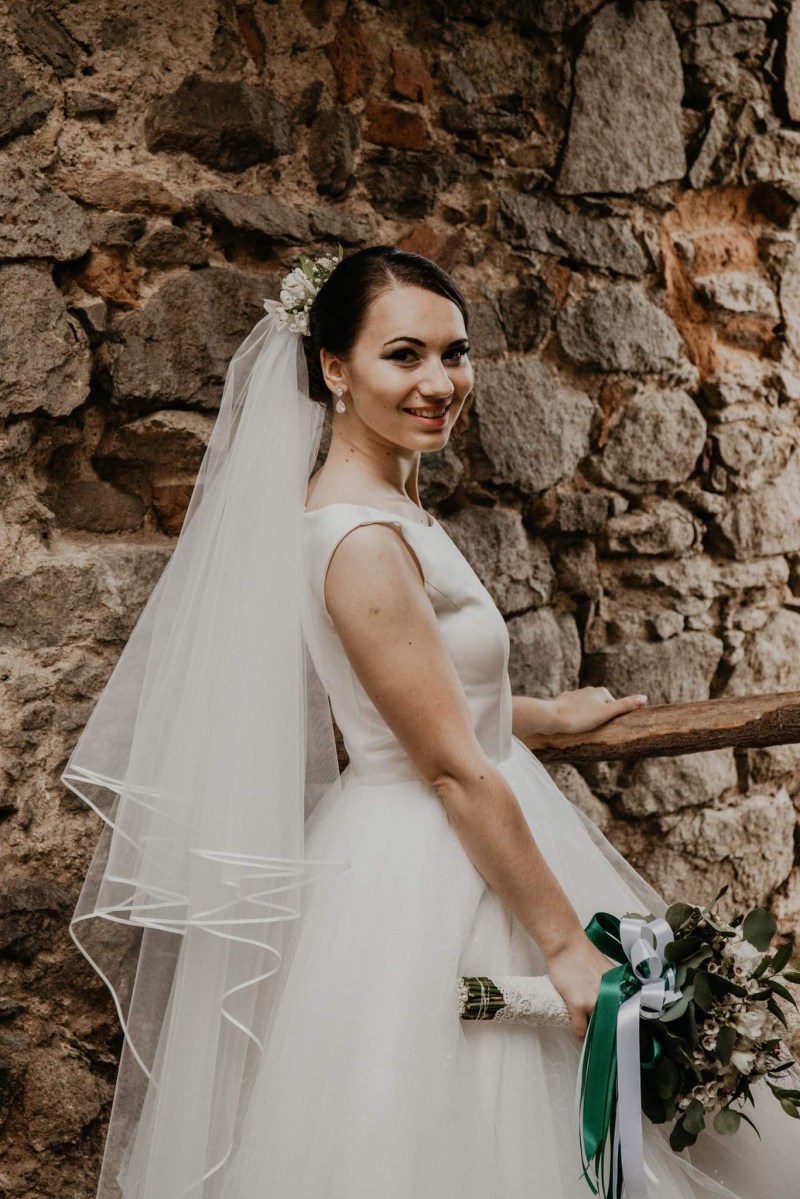 Nádherná nevesta v šatách na mieru zo svadobného centra EvaMária Sereď
